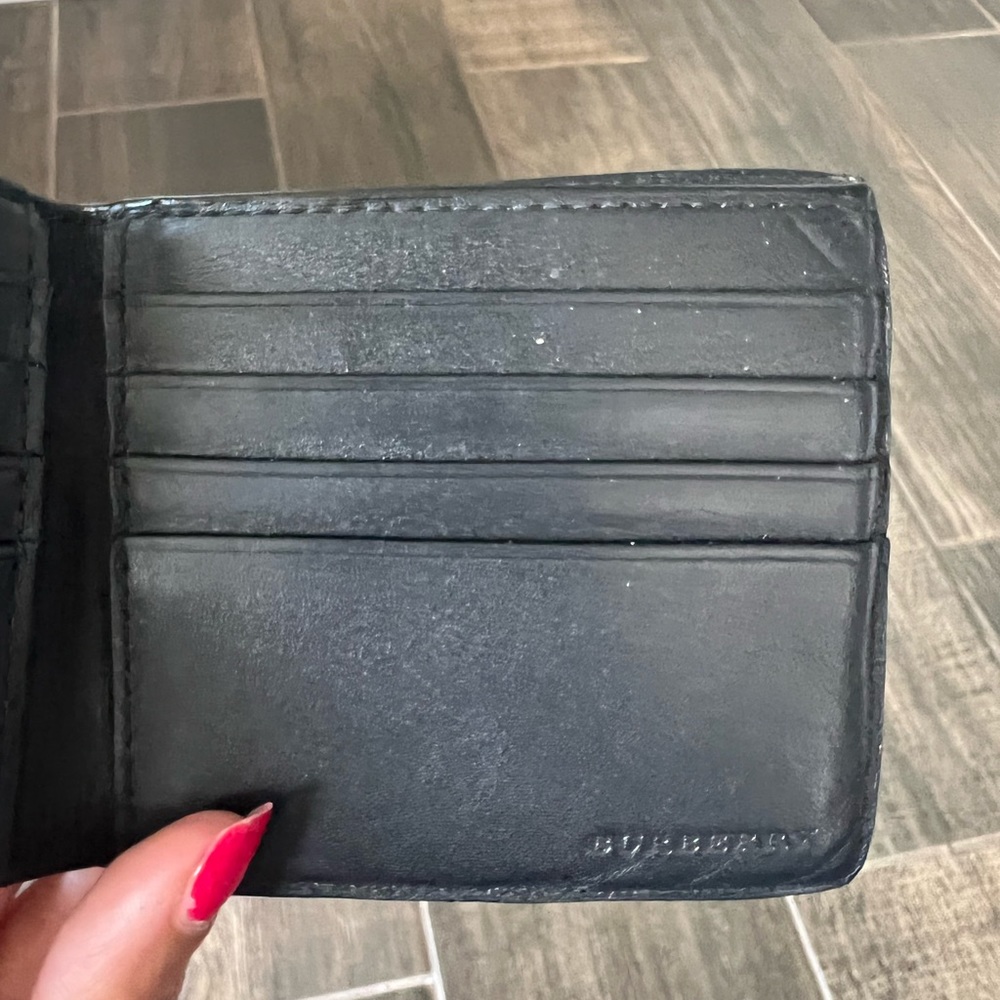 Like New! Mens Burberry Signature Check and Leather Bifold Wallet - Picture 13 of 13